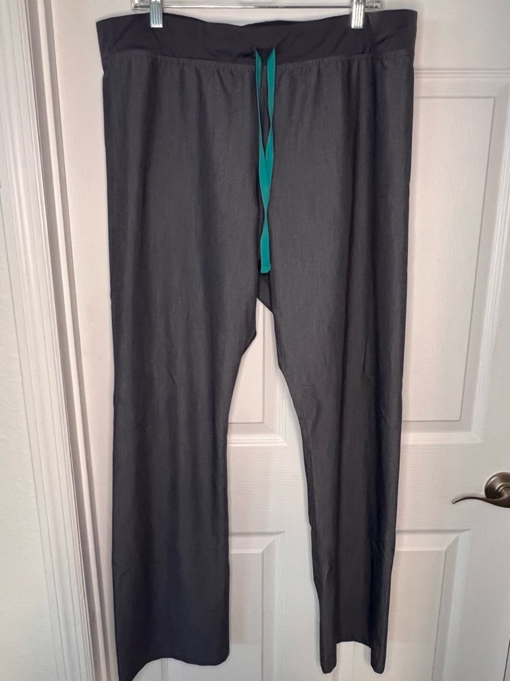 Figs Livingston High-Rise Straight-Leg Scrub Pant in Graphite